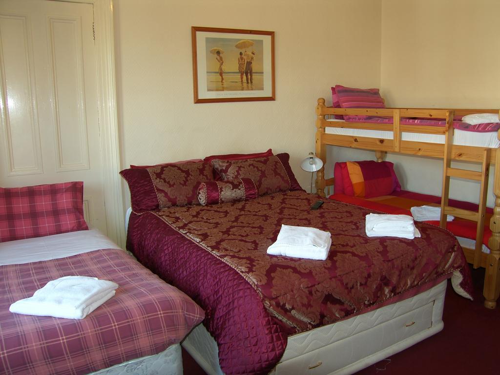 אדינבורו Regis Guest House חדר תמונה