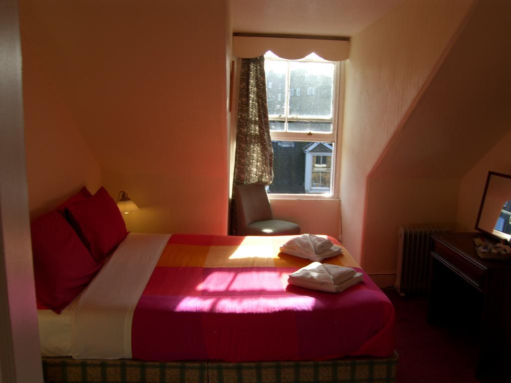 אדינבורו Regis Guest House מראה חיצוני תמונה