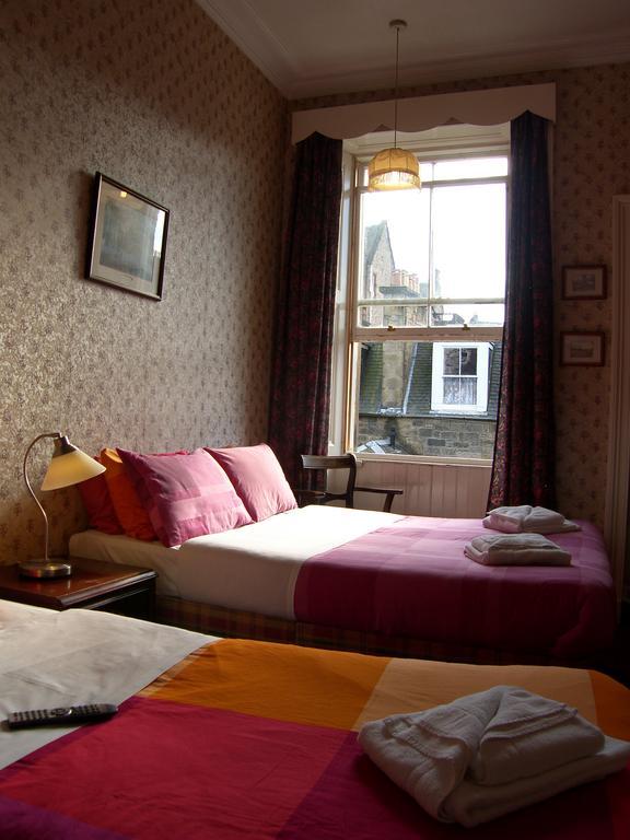 אדינבורו Regis Guest House חדר תמונה