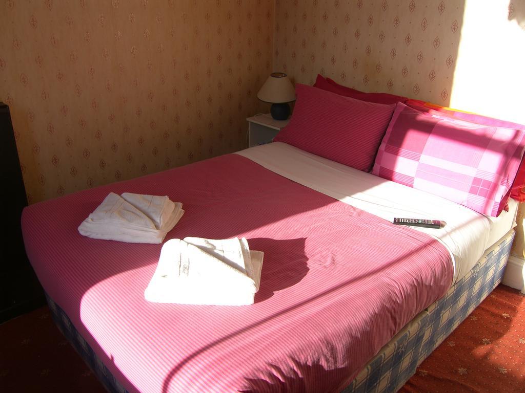 אדינבורו Regis Guest House מראה חיצוני תמונה