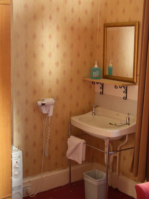 אדינבורו Regis Guest House מראה חיצוני תמונה