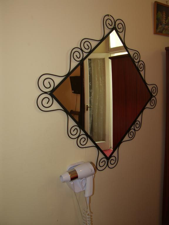 אדינבורו Regis Guest House חדר תמונה