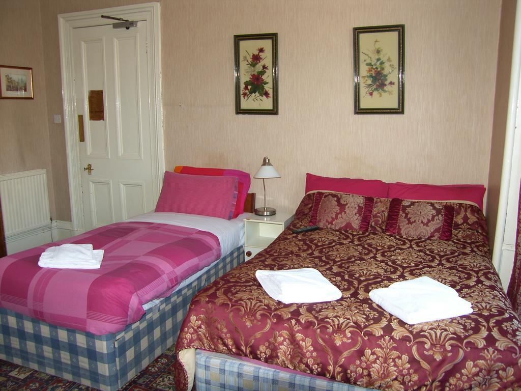אדינבורו Regis Guest House מראה חיצוני תמונה